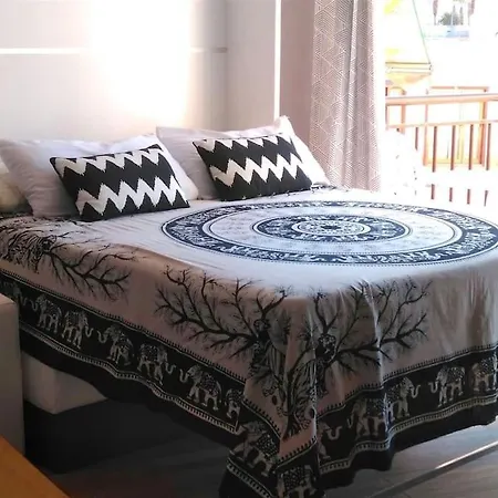 Estudio Agradable Y Moderno En El Centro De Apartment